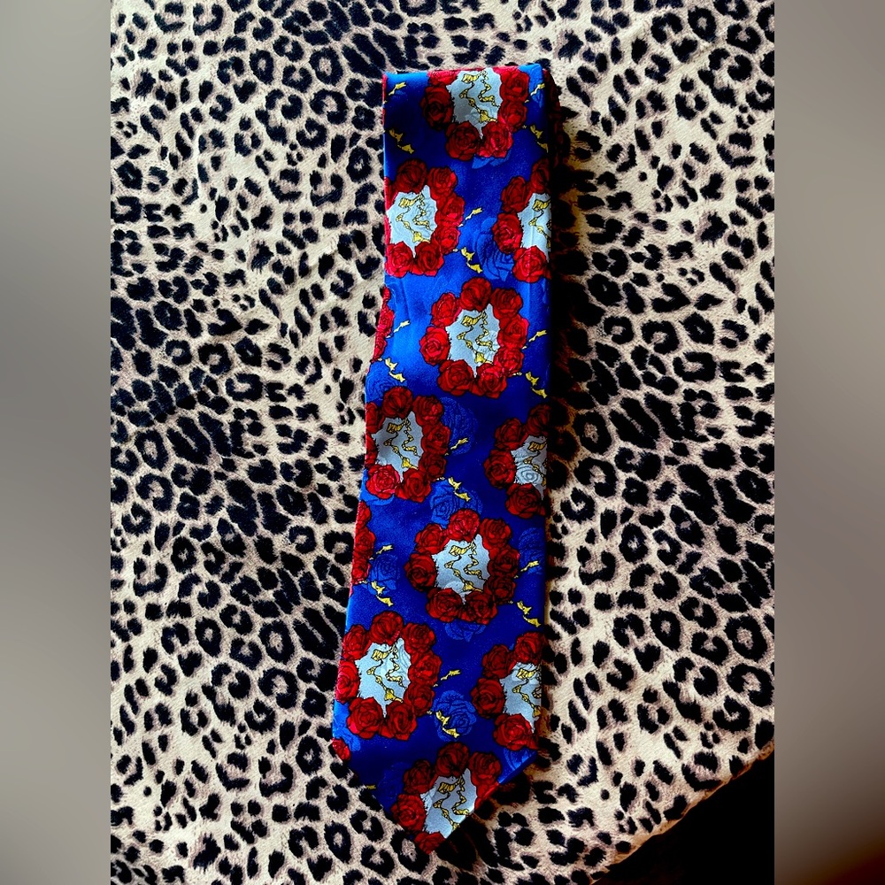 - Grateful Dead Jerry Garcia’s Spanish Lady Collector's Edition Silk Tie.